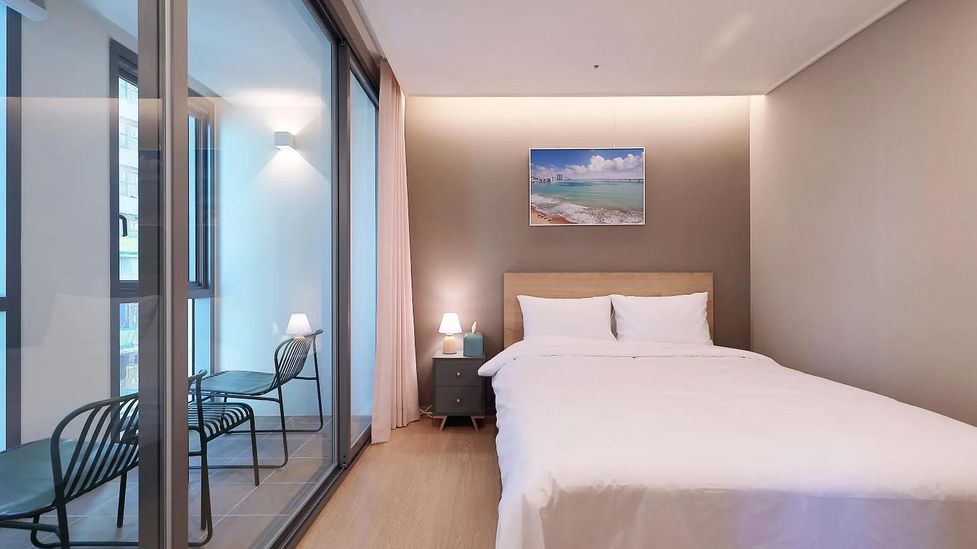 Elmomento Haeundae Hotel Busan 3*,  South Korea